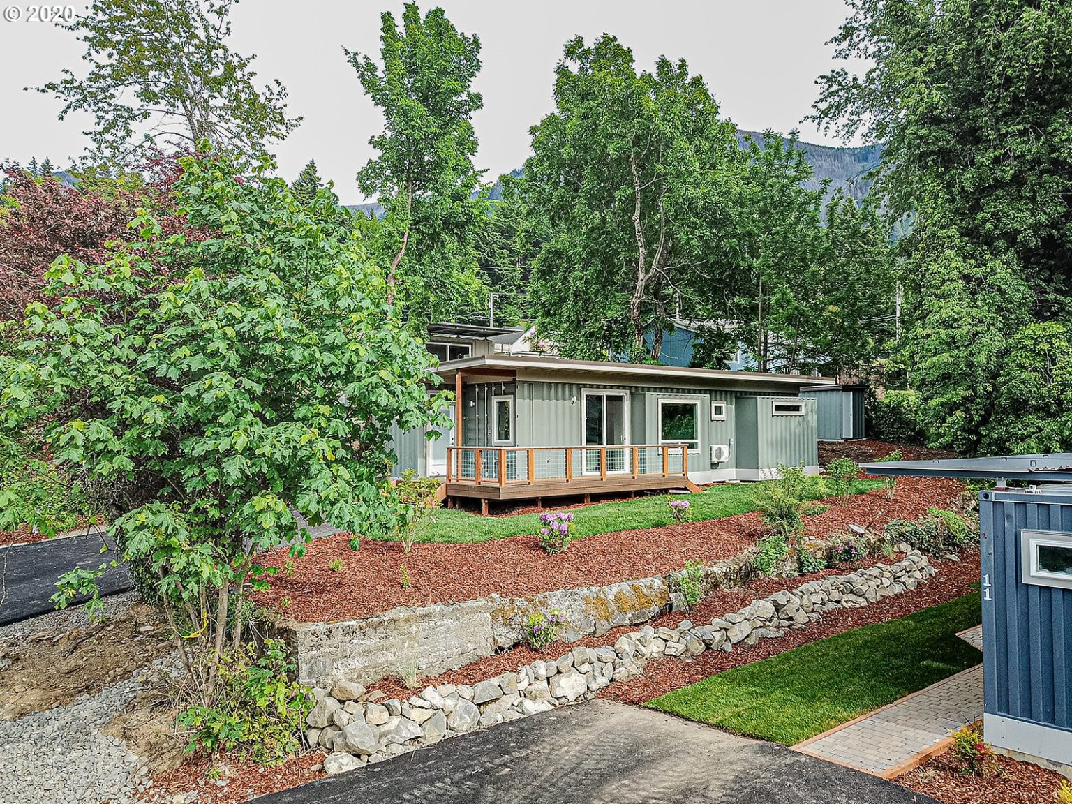 Beautiful Container House in Oregon Living in a Container