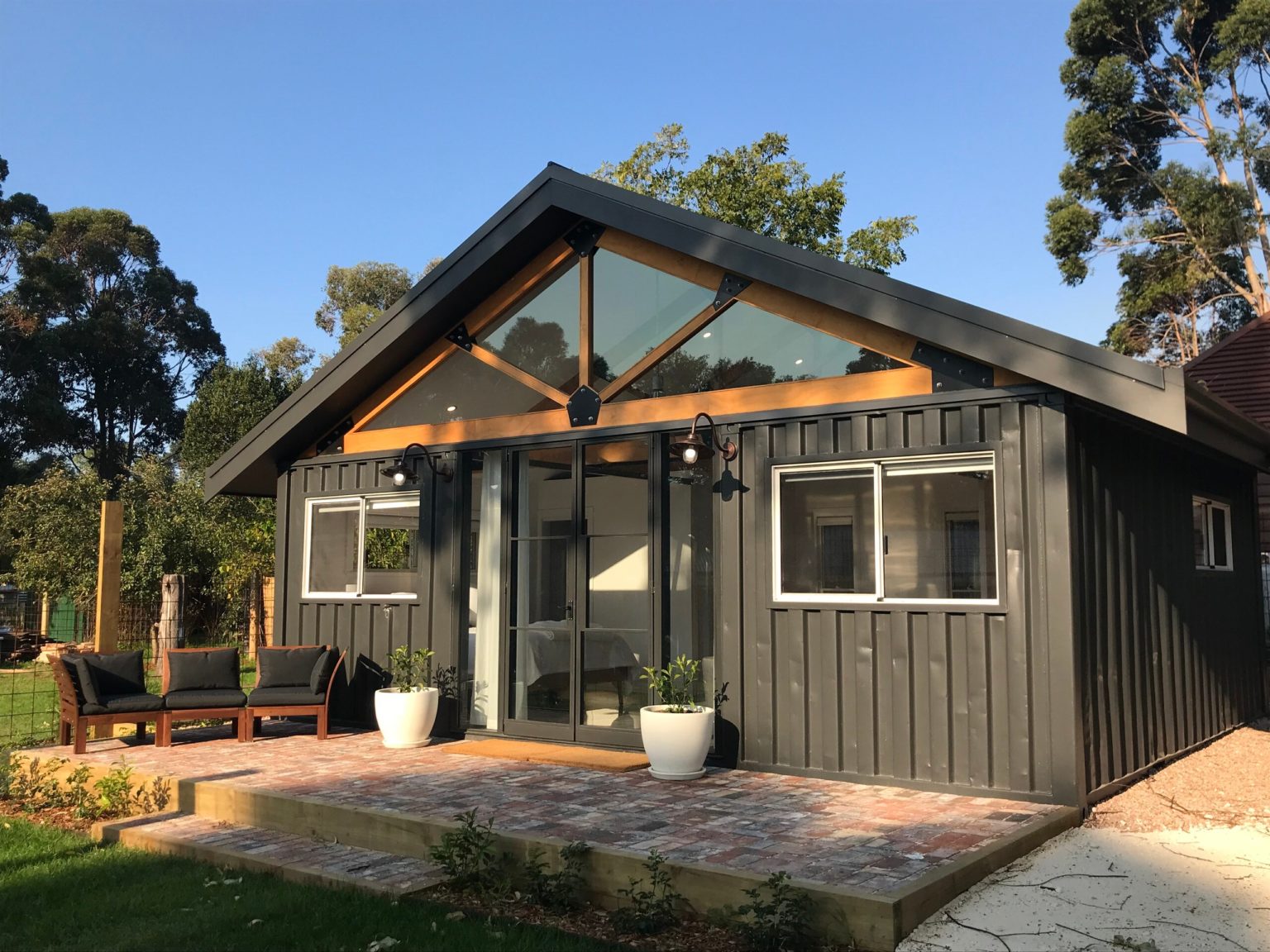 graceville-container-home-brisbane-australia-living-in-a-container