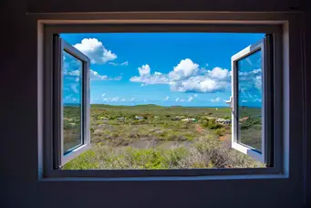 How to take advantage of gorgeous views? Terrace your home. Containers are  also adaptable to be terraced! #views #homewithaview #mansion…