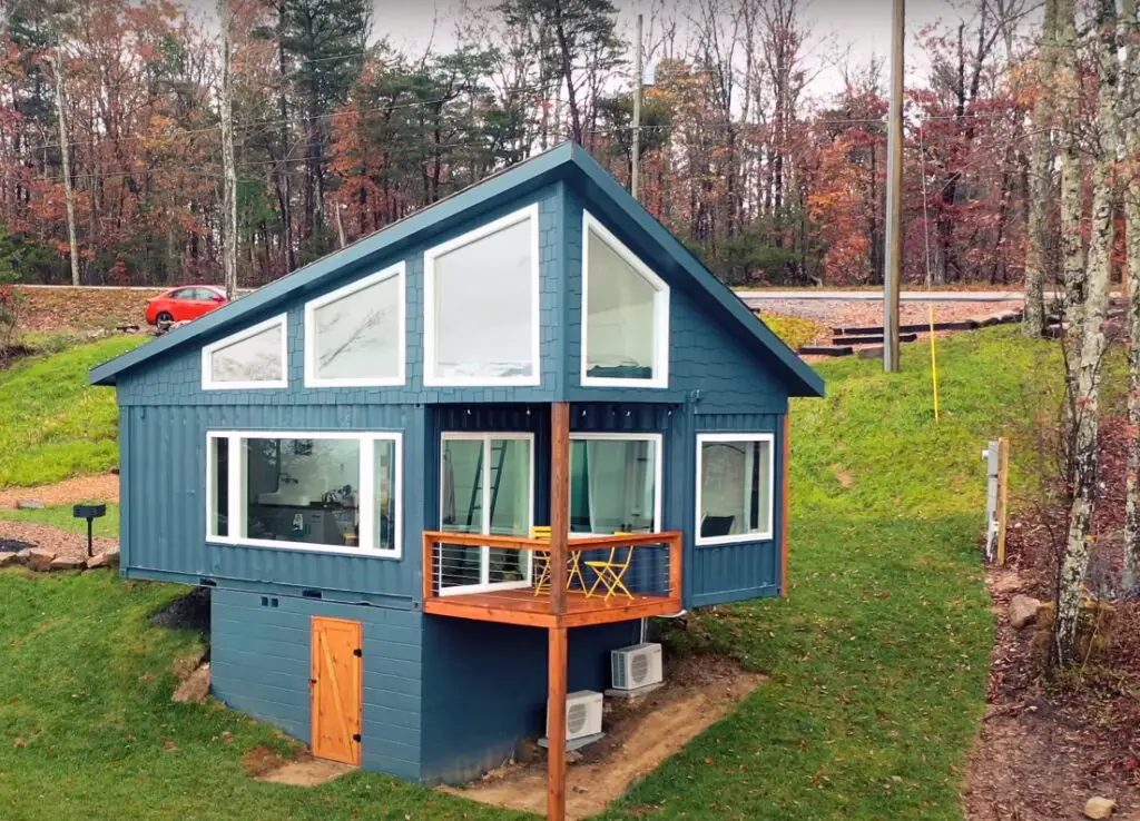 'On The Rocks' Shipping Container House with Fantastic View