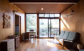 Man Built His Dream House Using 4 Shipping Containers for $150,000